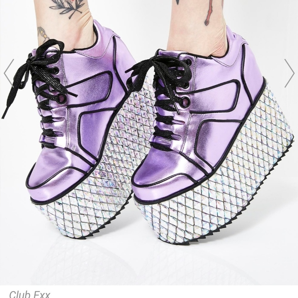 Clubexx purple platform shoes